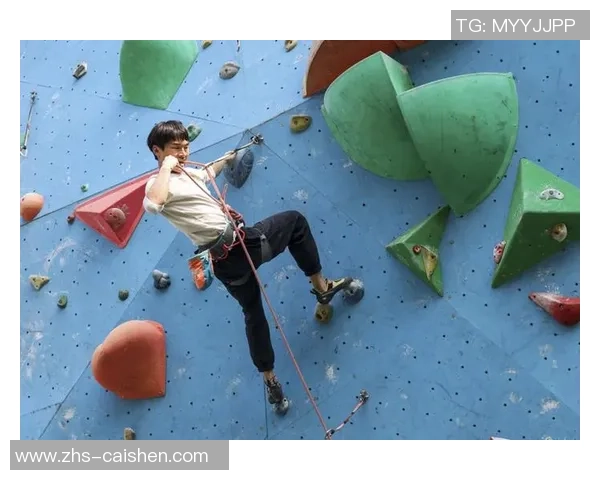 重庆攀岩队的防反策略解析与攀岩热点的深度剖析